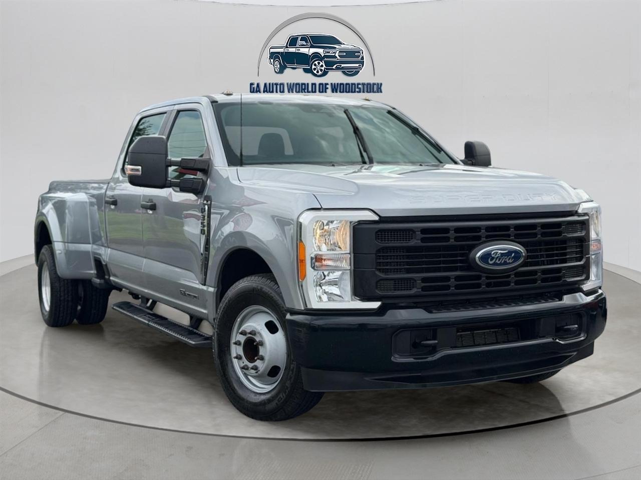 Ford F-350 SD XL Crew Cab Long Bed DRW 2WD 2023