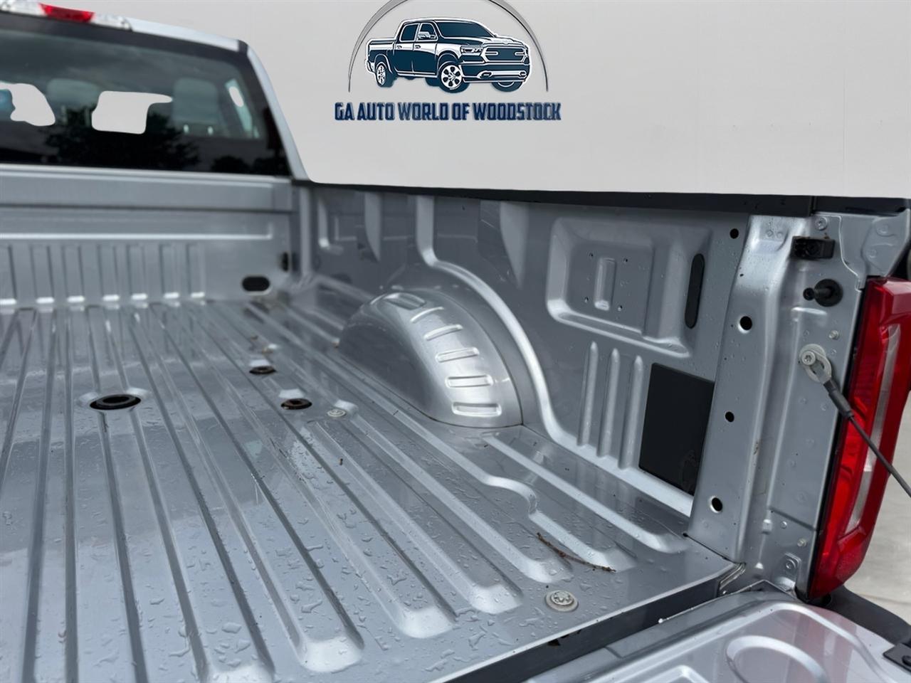 Ford F-350 SD XL Crew Cab Long Bed DRW 2WD 2023