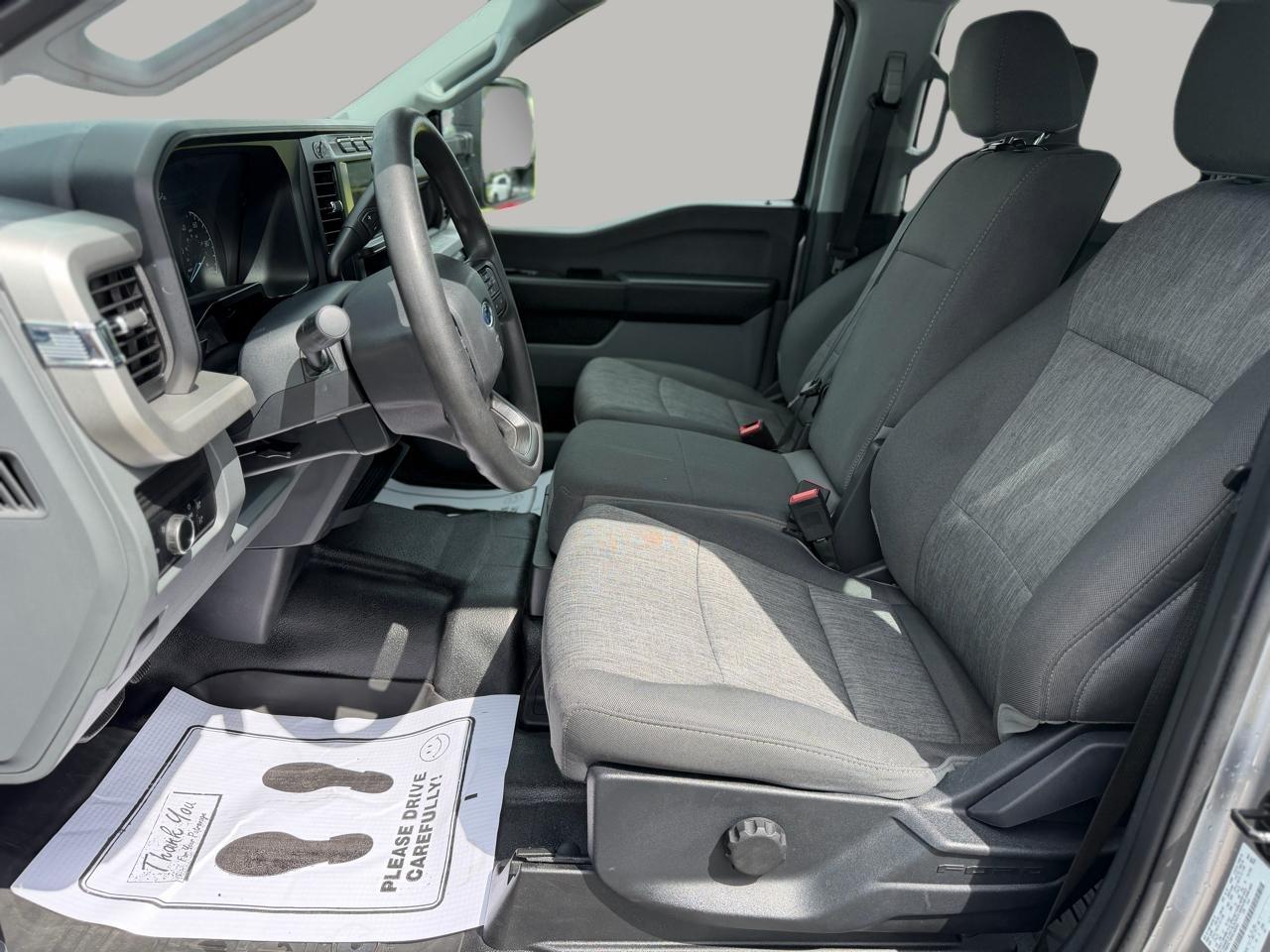 Ford F-350 SD XL Crew Cab Long Bed DRW 2WD 2023
