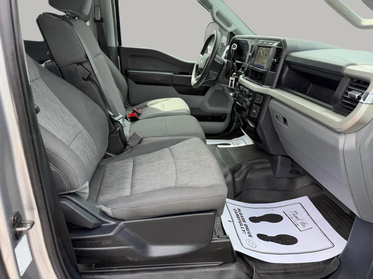 Ford F-350 SD XL Crew Cab Long Bed DRW 2WD 2023