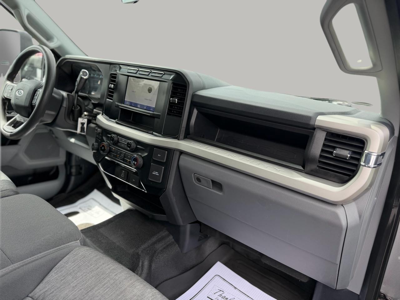 Ford F-350 SD XL Crew Cab Long Bed DRW 2WD 2023