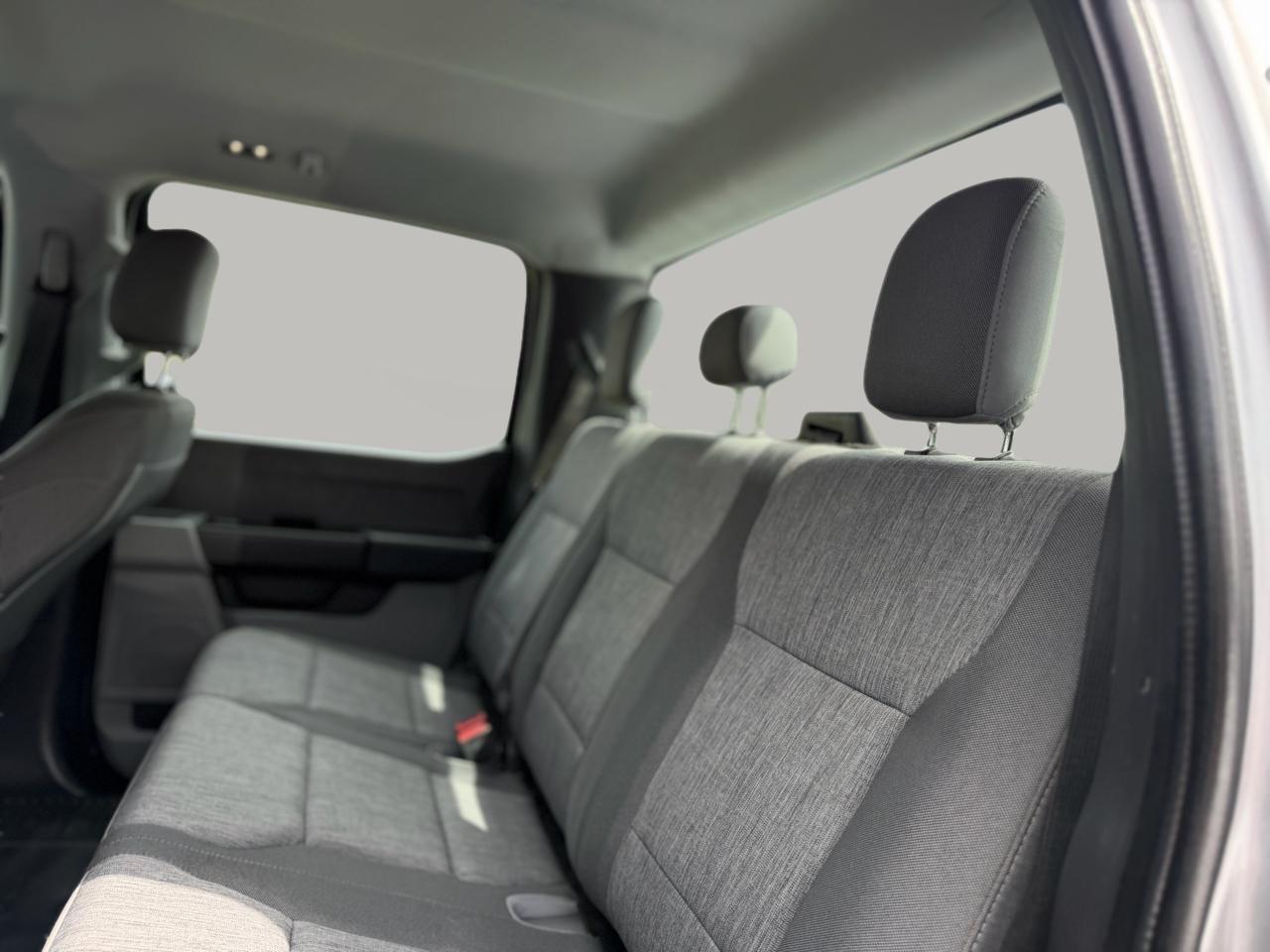 Ford F-350 SD XL Crew Cab Long Bed DRW 2WD 2023