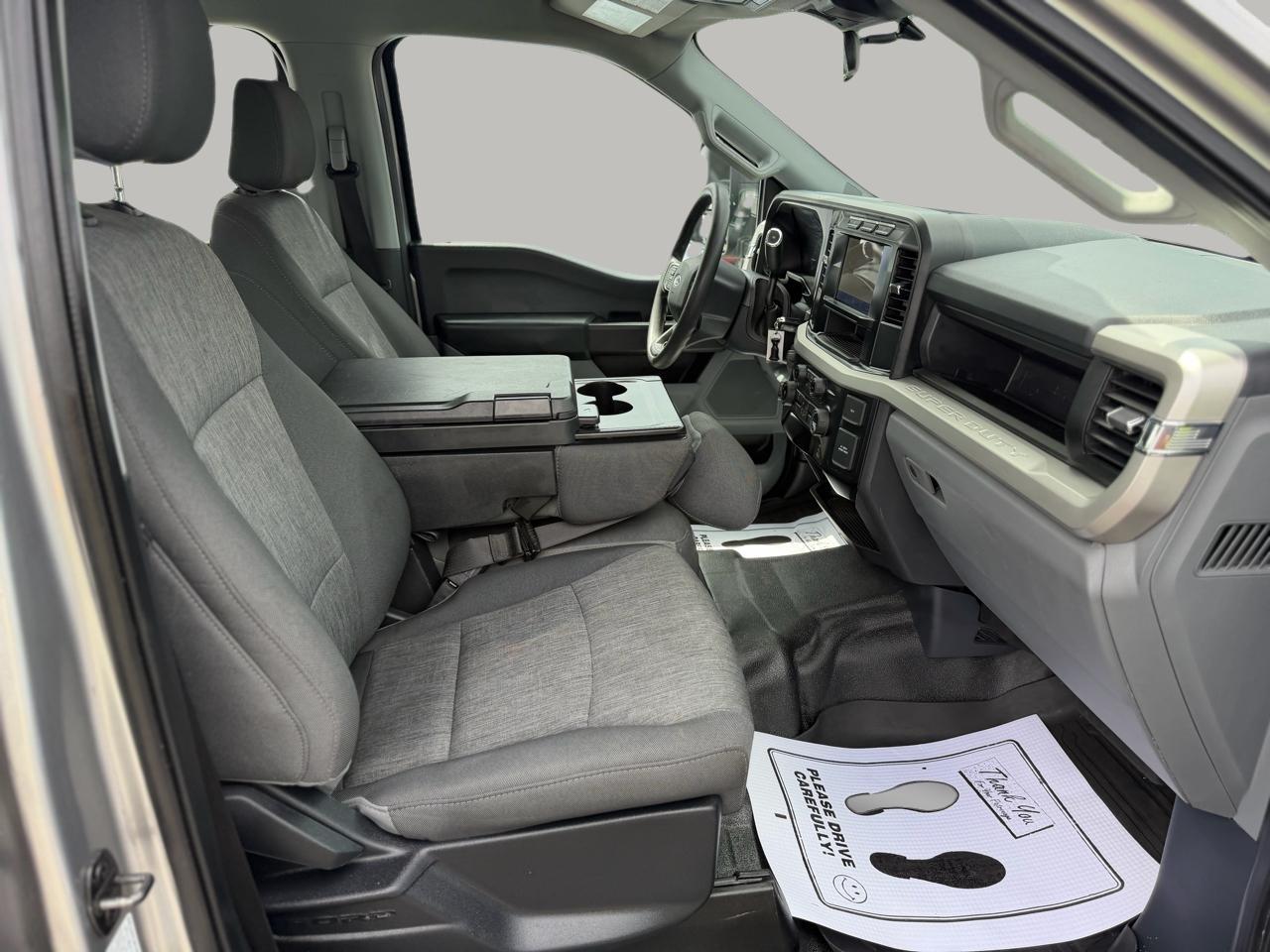 Ford F-350 SD XL Crew Cab Long Bed DRW 2WD 2023