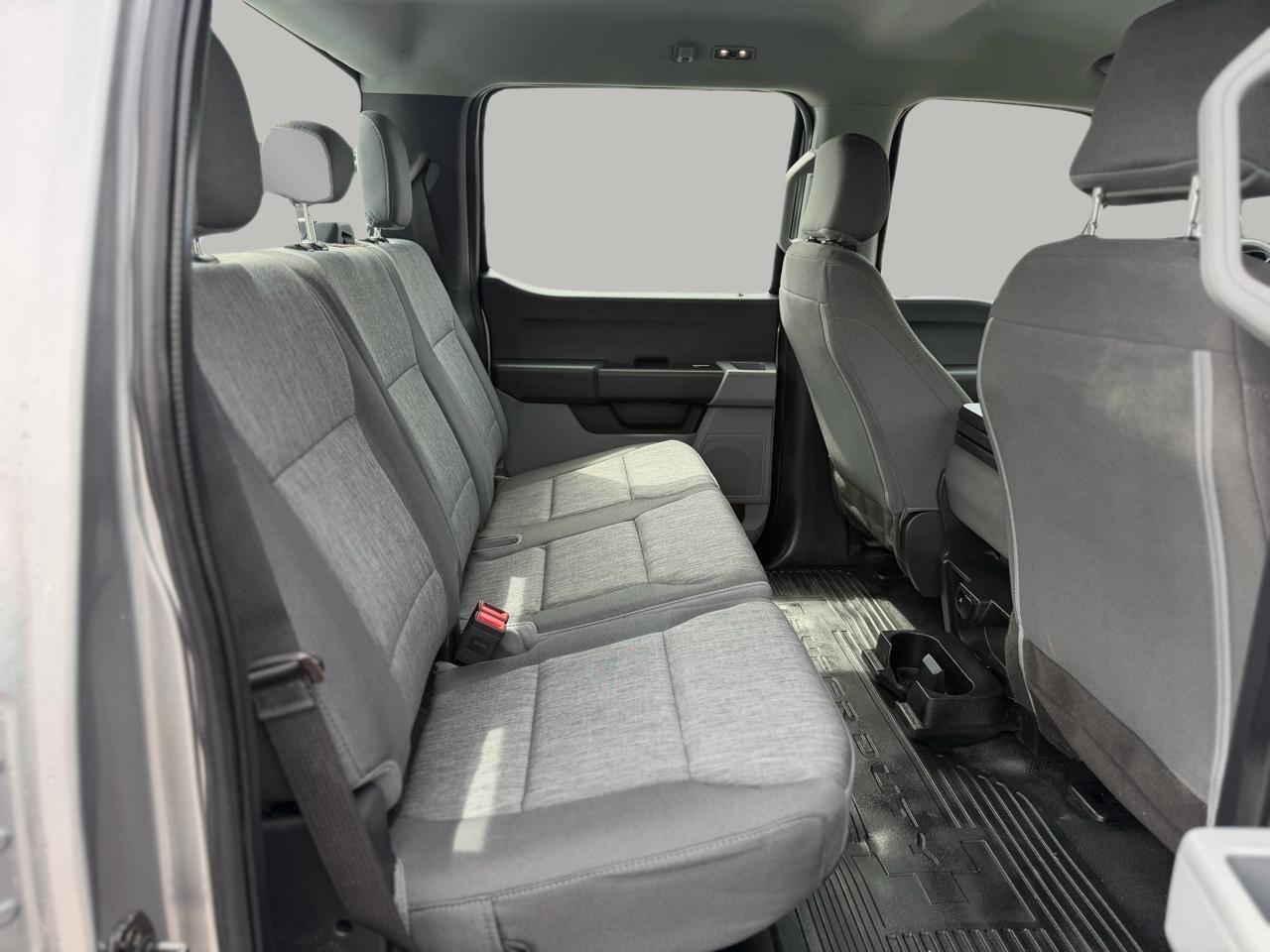 Ford F-350 SD XL Crew Cab Long Bed DRW 2WD 2023