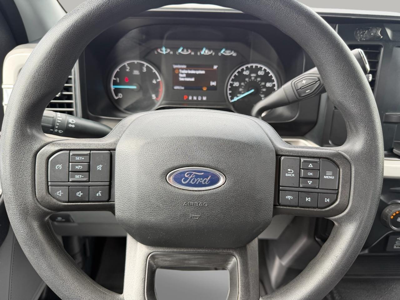 Ford F-350 SD XL Crew Cab Long Bed DRW 2WD 2023