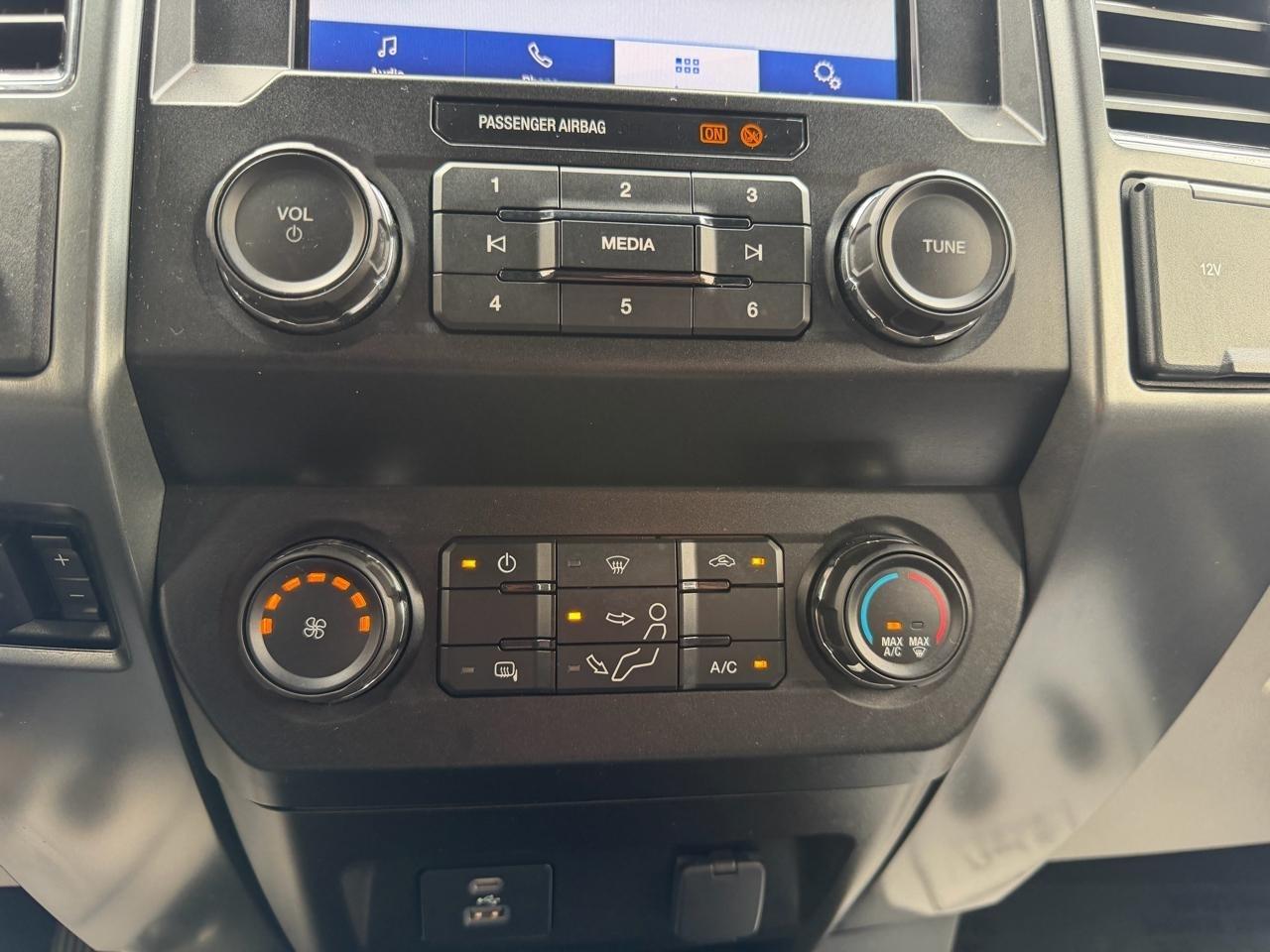 Ford F-350 SD XLT Crew Cab Long Bed 4WD 2022