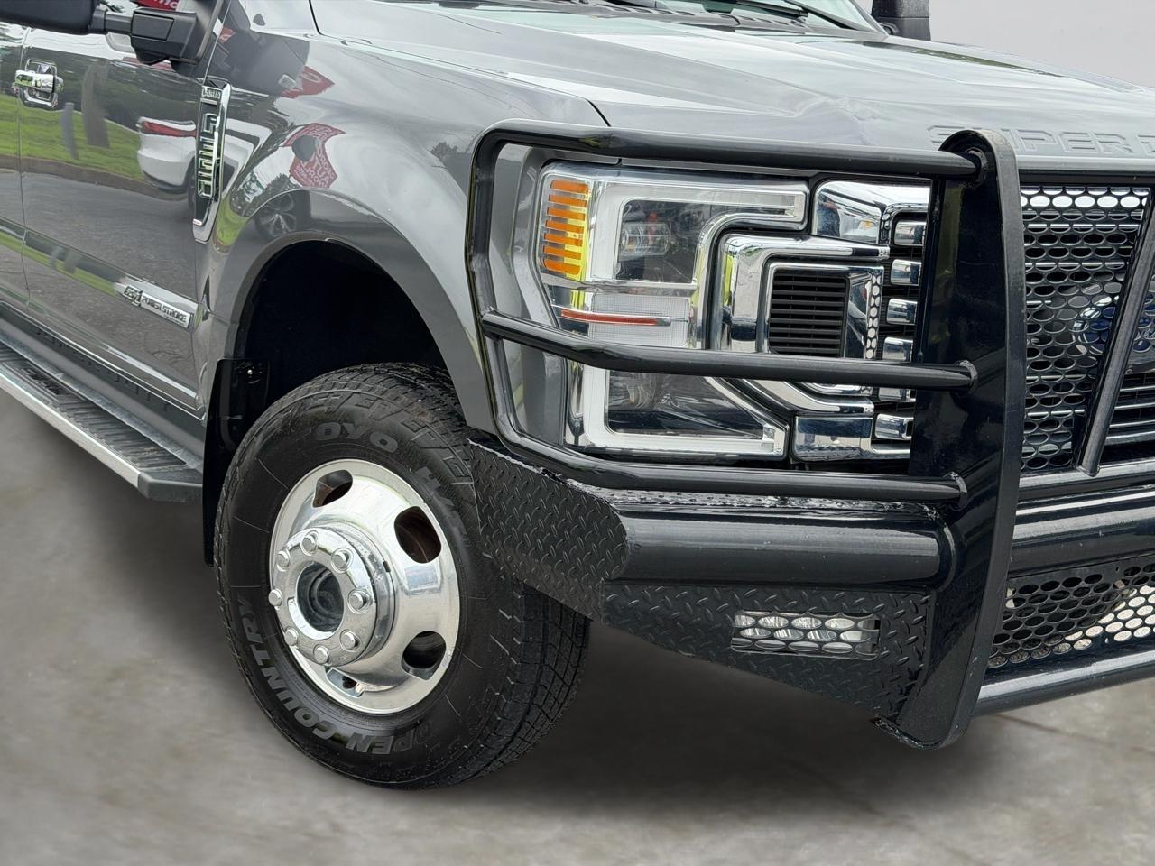 Ford F-350 SD Lariat Crew Cab 4WD 2022