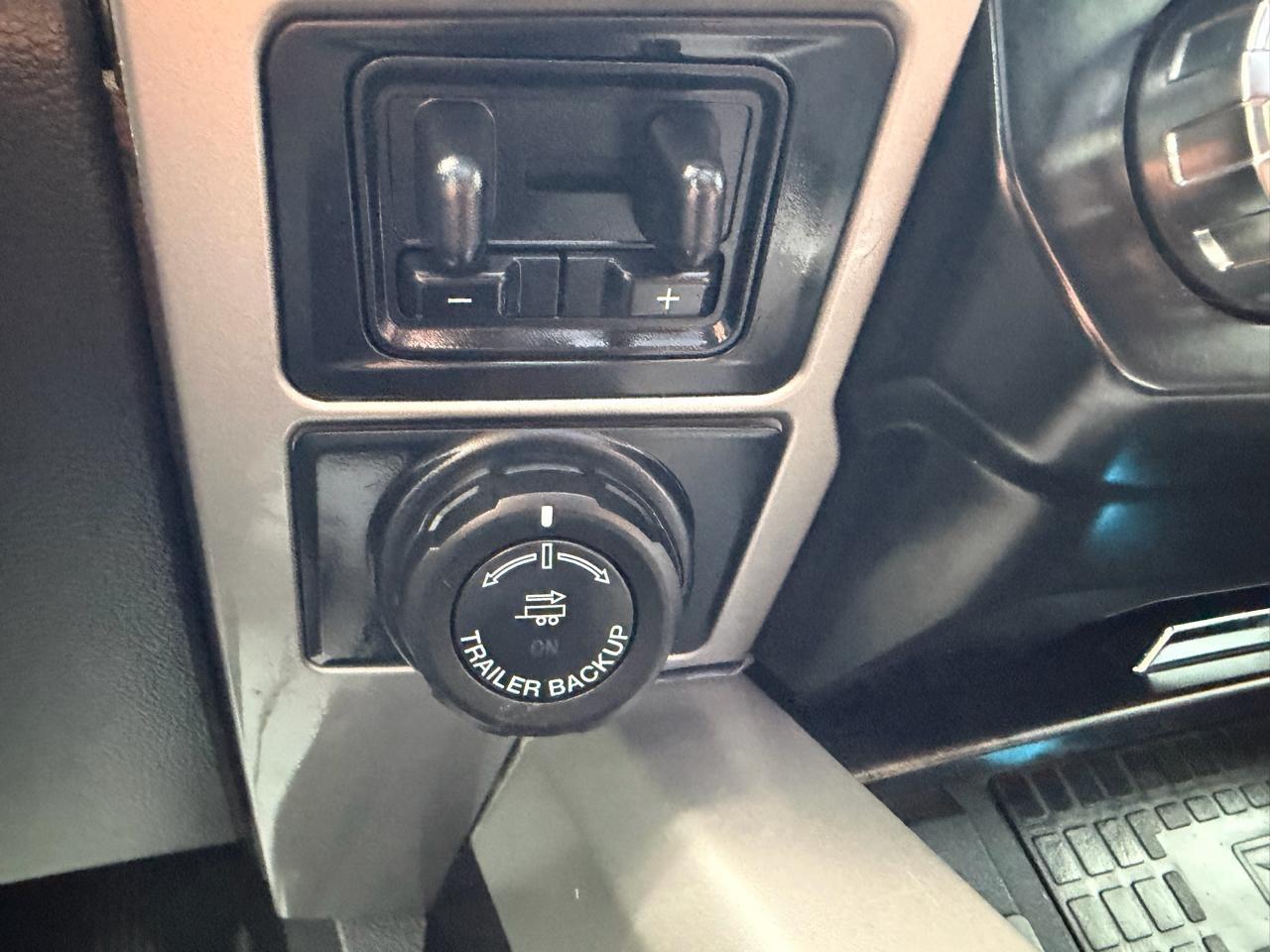 Ford F-350 SD Lariat Crew Cab 4WD 2022