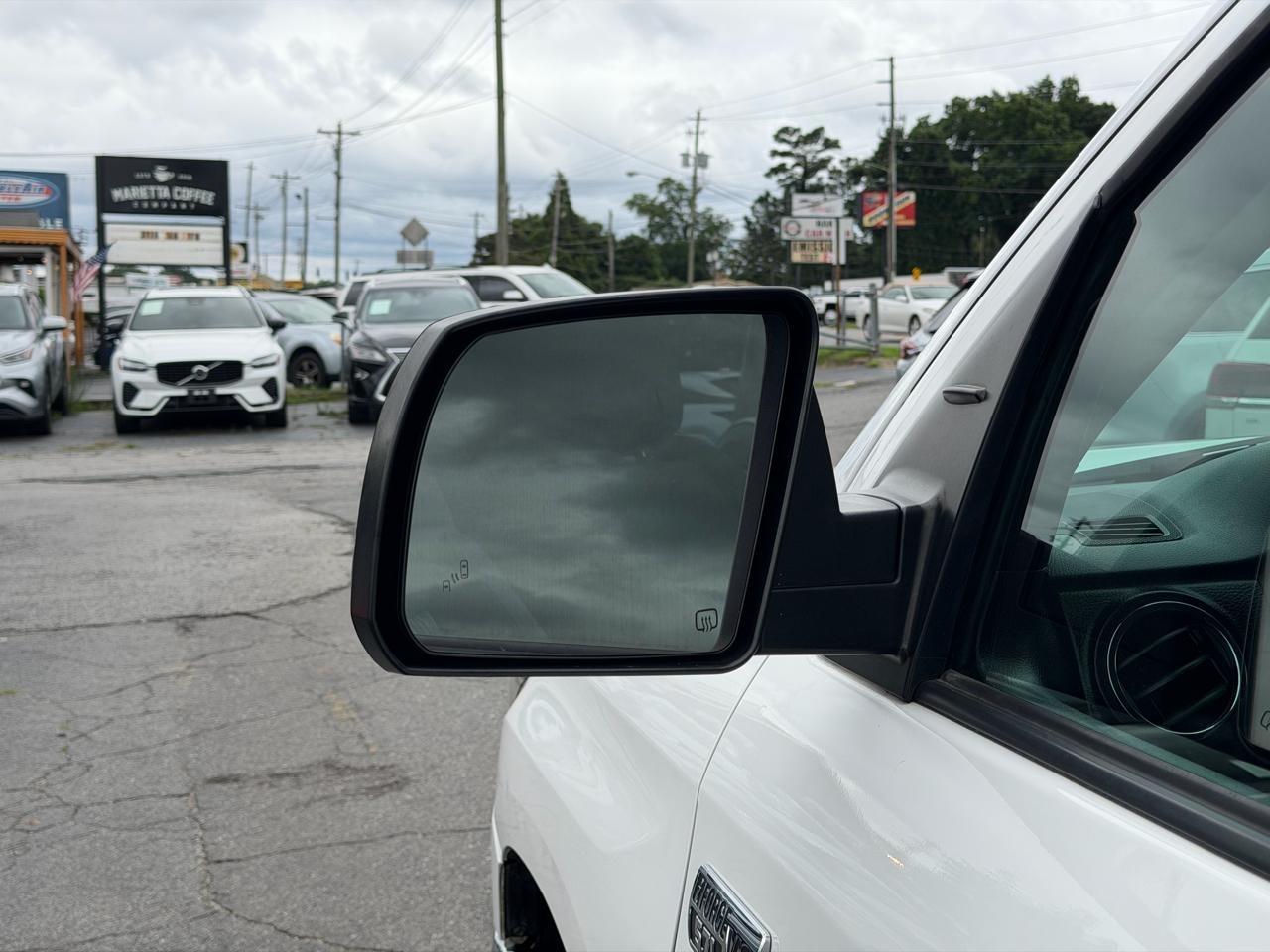 Toyota Tundra SR5 5.7L V8 Double Cab 2WD 2021