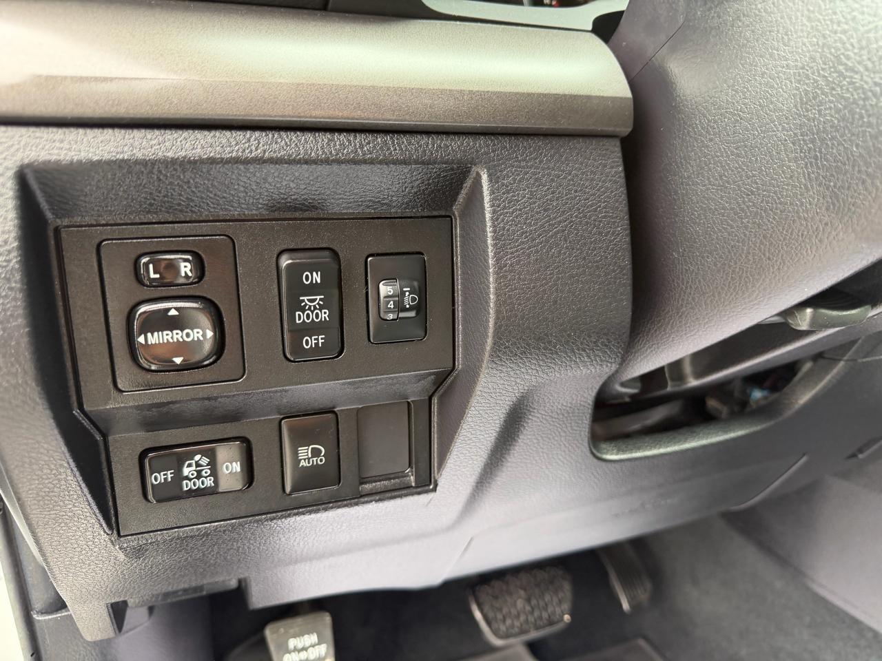 Toyota Tundra SR5 5.7L V8 Double Cab 2WD 2021