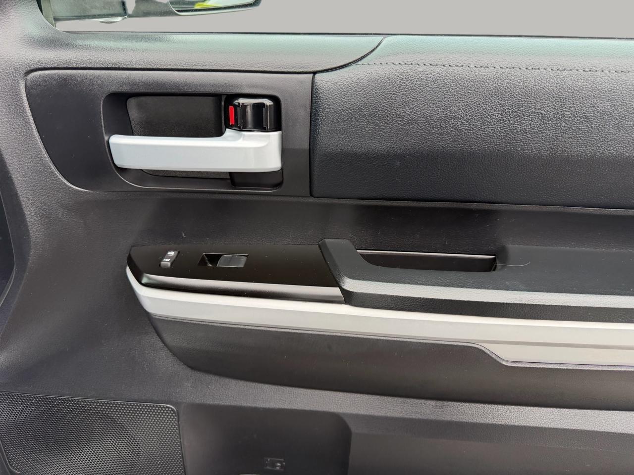 Toyota Tundra SR5 5.7L V8 Double Cab 2WD 2021