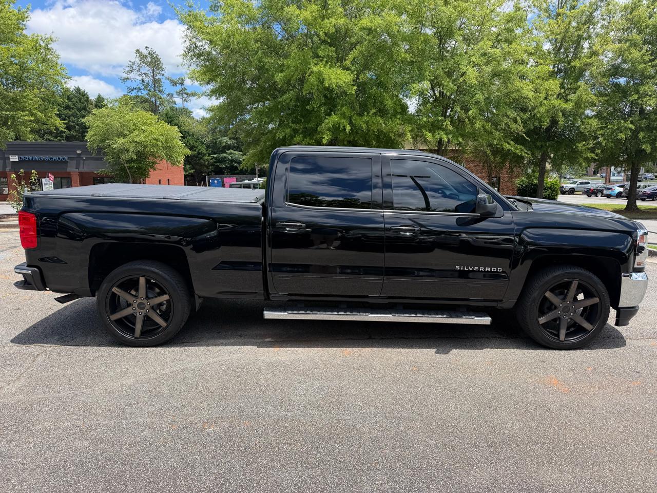 Chevrolet Silverado 1500 LT Crew Cab 2WD 2017