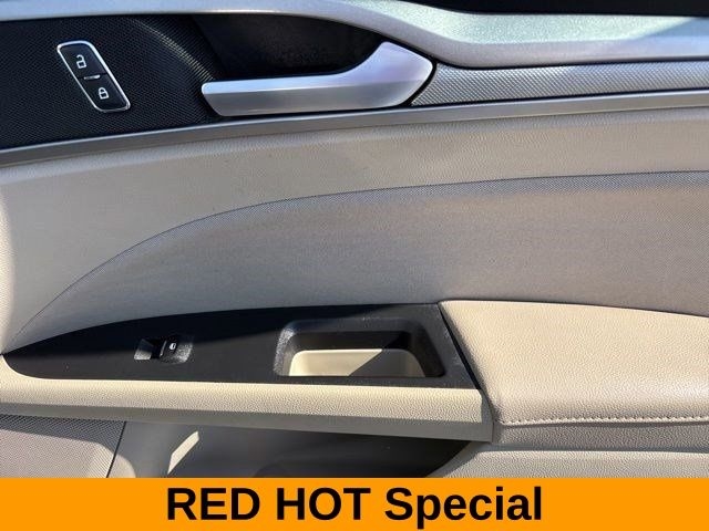 Ford Fusion Hybrid SE 2018