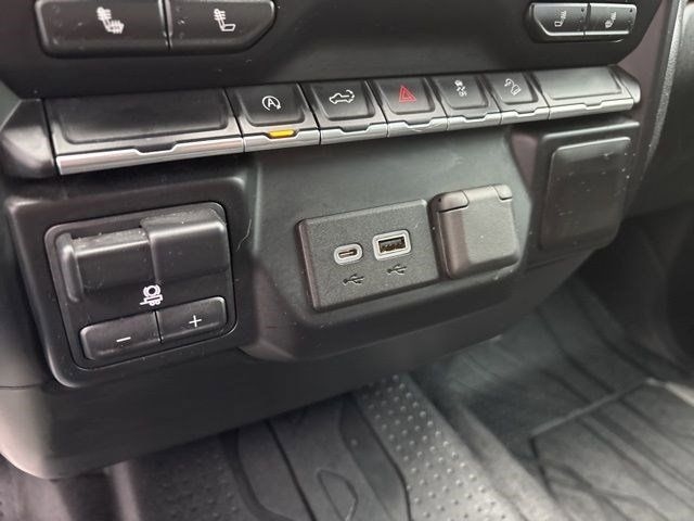 Chevrolet Silverado 1500 RST Crew Cab 4WD 2019 Chevrolet Silverado 1500 RST Crew Cab 4WD 2019