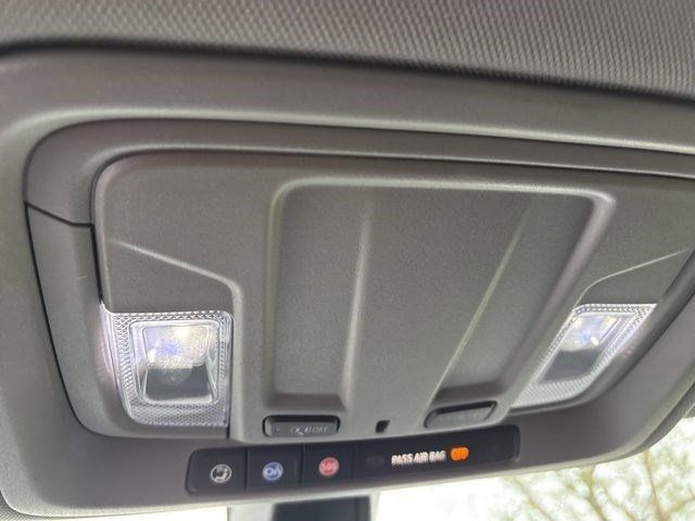 Chevrolet Silverado 1500 RST Crew Cab 4WD 2019 Chevrolet Silverado 1500 RST Crew Cab 4WD 2019