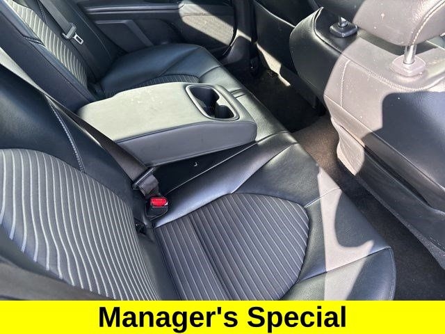 Toyota Camry SE 2020