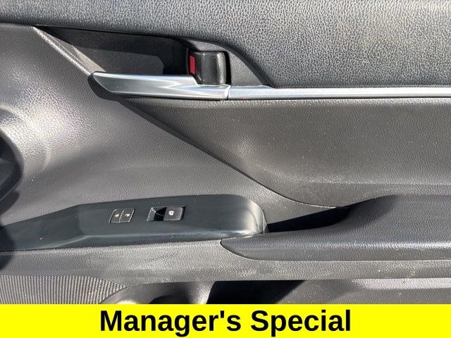 Toyota Camry SE 2020