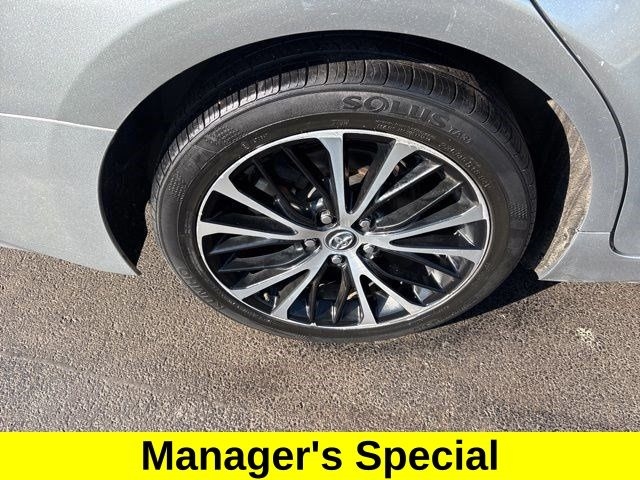 Toyota Camry SE 2020