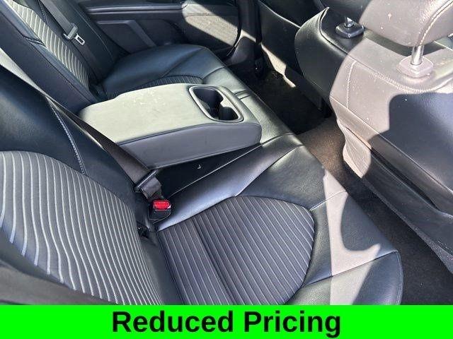 Toyota Camry SE 2020