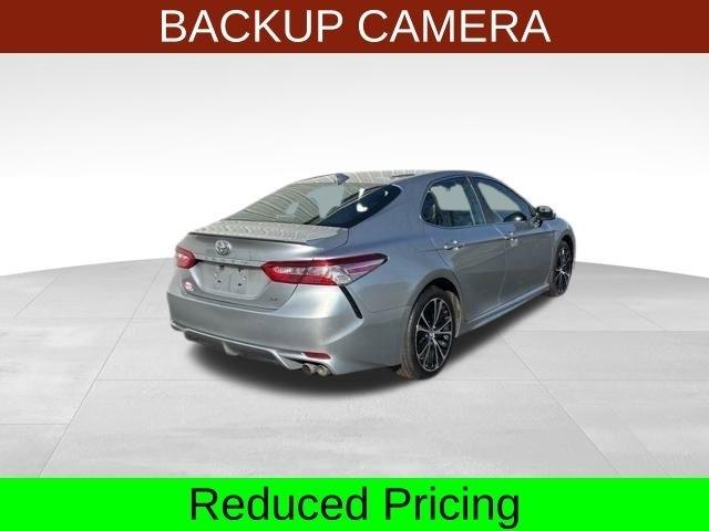 Toyota Camry SE 2020