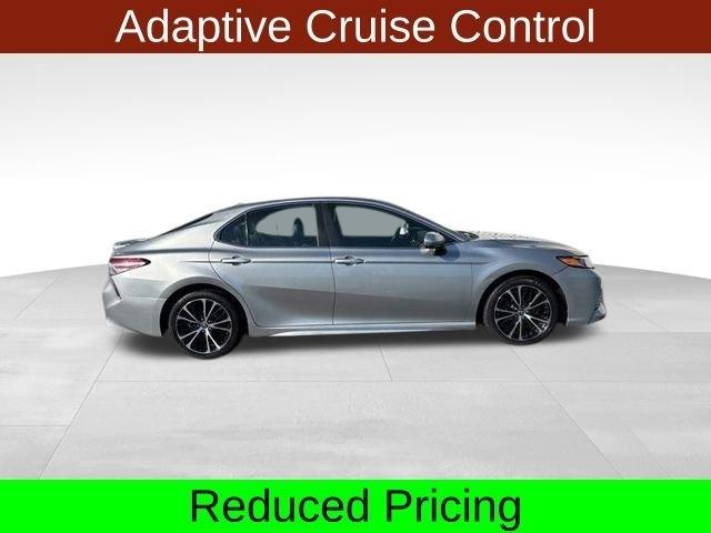 Toyota Camry SE 2020