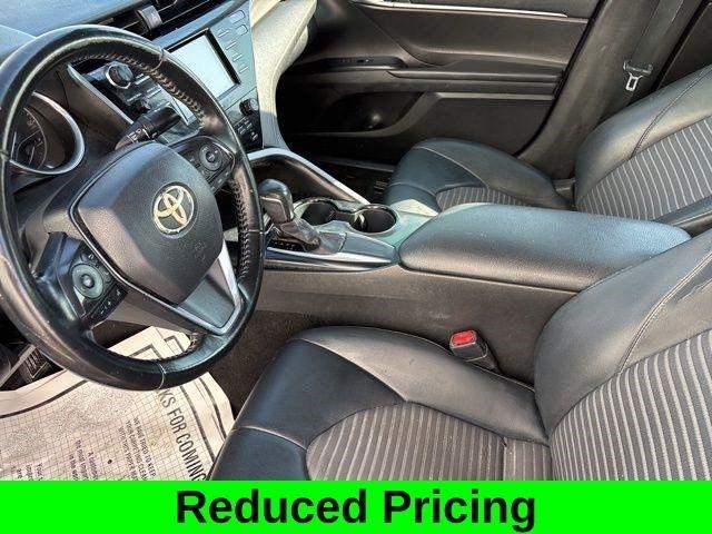 Toyota Camry SE 2020