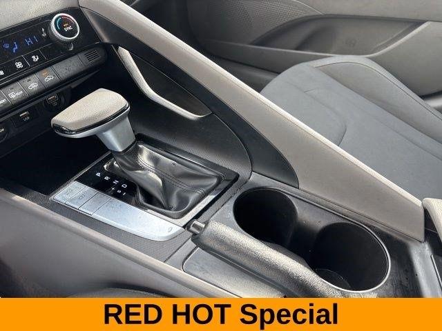 Hyundai Elantra SEL 2023