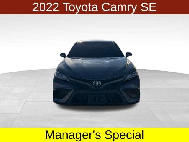 Toyota Camry SE 2022