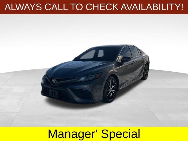 Toyota Camry SE 2022