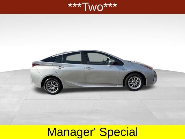 Toyota Prius Two 2016