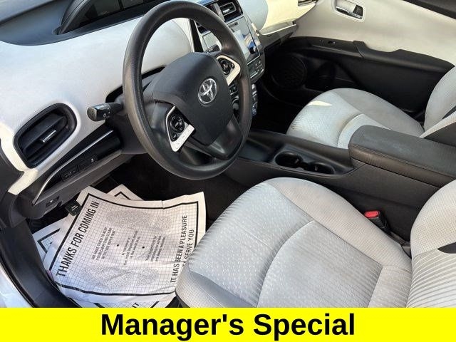 Toyota Prius Two 2016