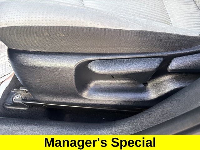 Toyota Prius Two 2016