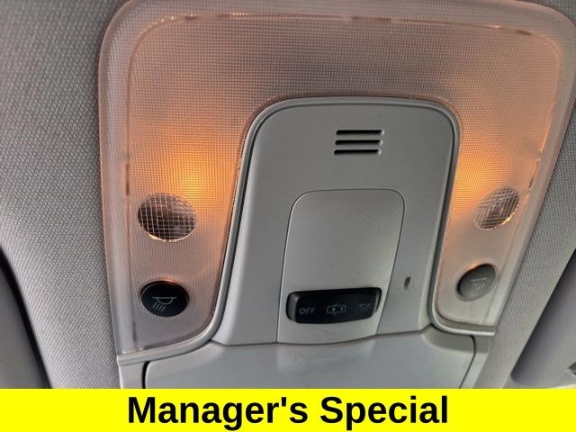 Toyota Prius Two 2016