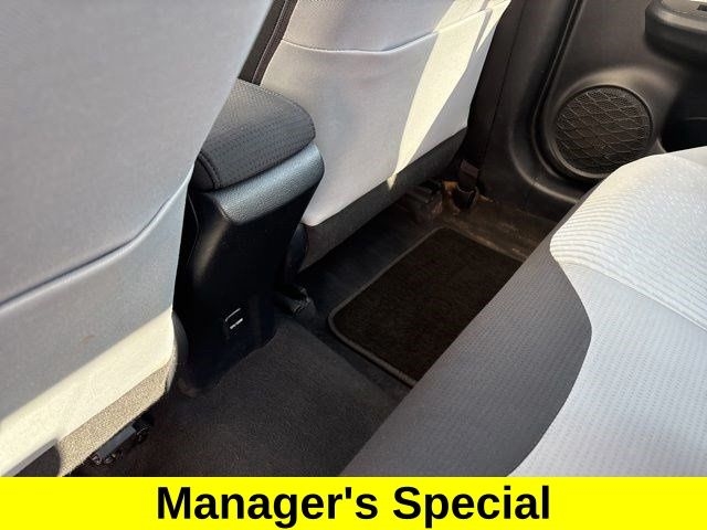 Toyota Prius Two 2016