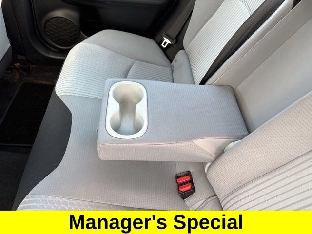 Toyota Prius Two 2016