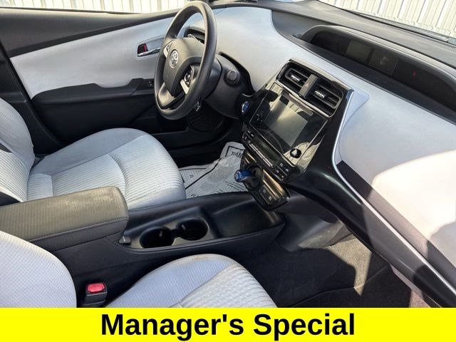 Toyota Prius Two 2016