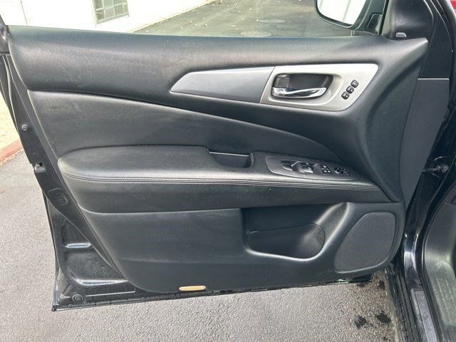 Nissan Pathfinder SL 4WD 2020