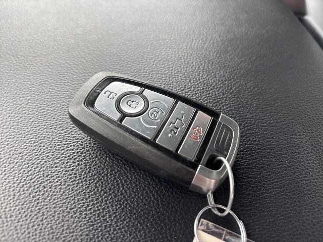 Ford F-150 XLT SuperCrew 4WD 2023