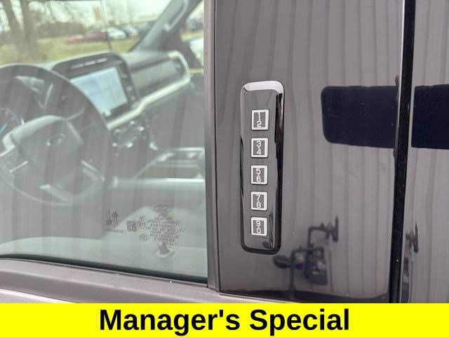 Ford F-150 XLT SuperCrew 4WD 2023