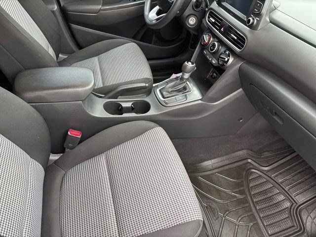 Hyundai Kona SE 2021