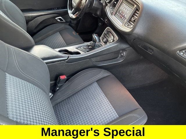 Dodge Challenger SXT 2021