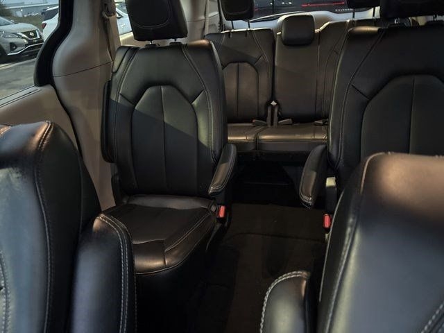 Chrysler Pacifica Touring L 2023