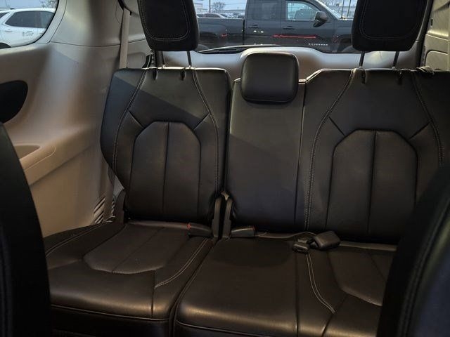 Chrysler Pacifica Touring L 2023