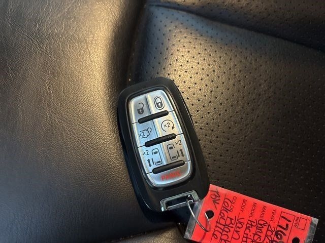 Chrysler Pacifica Touring L 2023