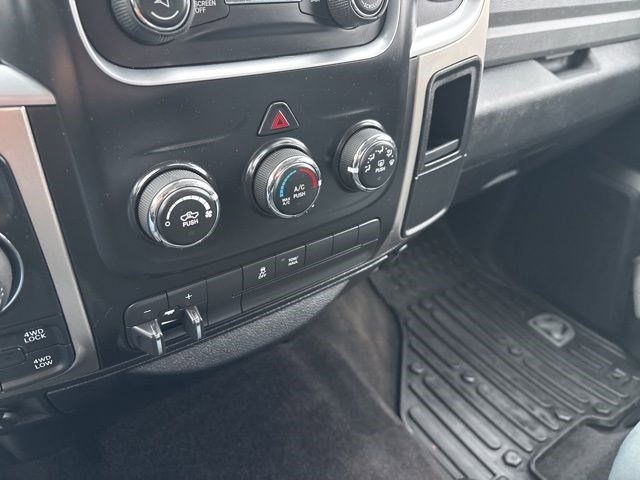 RAM 1500 SLT Crew Cab 4WD 2017