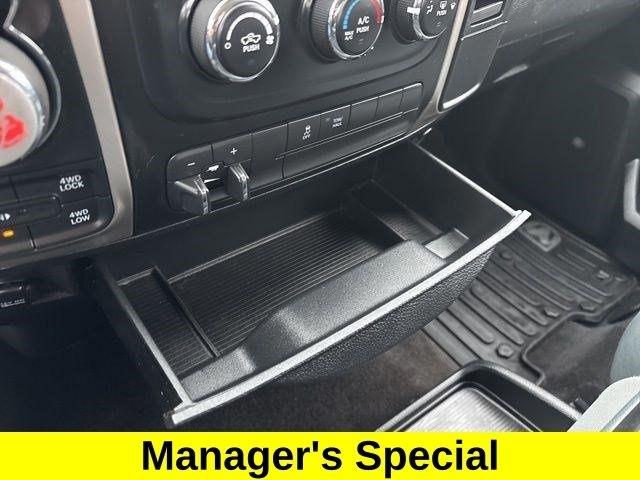 RAM 1500 SLT Crew Cab 4WD 2017