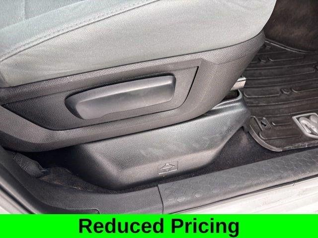 RAM 1500 SLT Crew Cab 4WD 2017