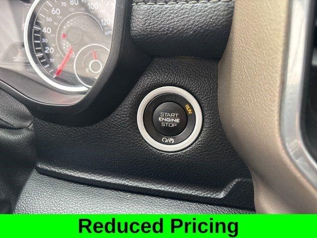 RAM 1500 Laramie Crew Cab 4WD 2020