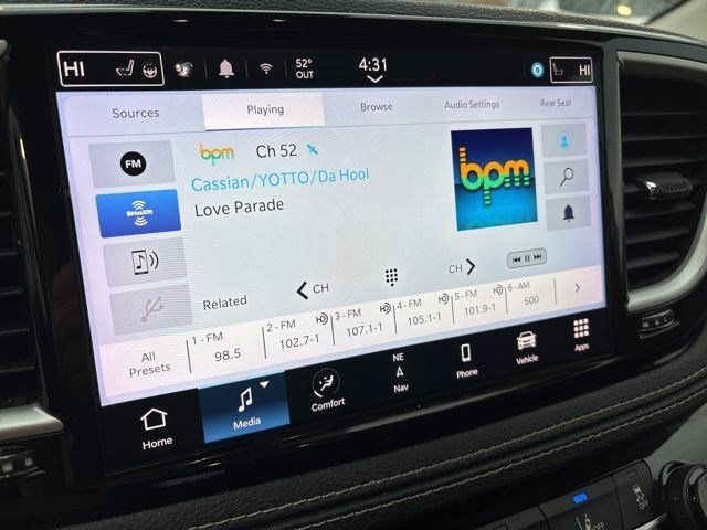 Chrysler Pacifica Hybrid Touring L 2022