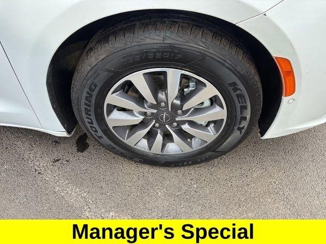 Chrysler Pacifica Hybrid Touring L 2022